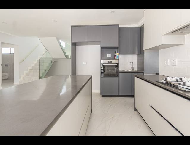 4 BEDROOM FREEHOLD FOR SALE IN PARKLANDS NORTH